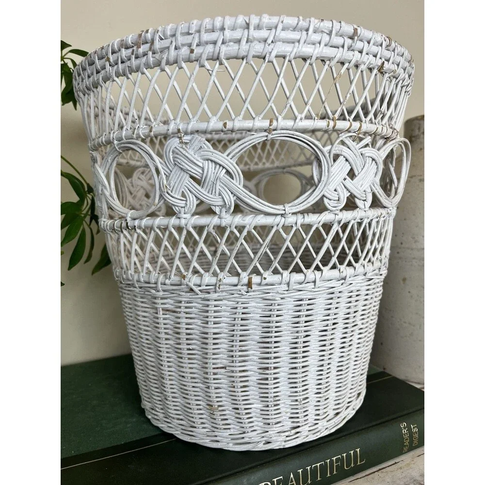 Vintage White Chippy Shabby Chic Woven White Wicker Basket / Boho / Country 10.5